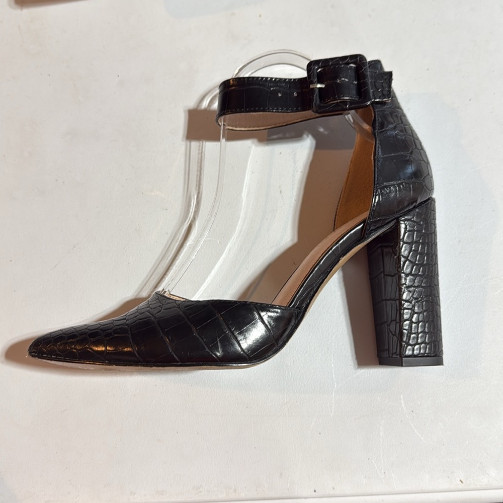 Michael Shannon Black Croc-Embossed Women's Heels - Picture 3 of 11